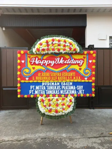 Papan Bunga Pernikahan benda