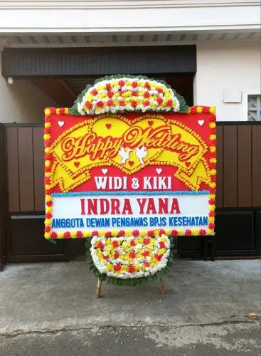 Papan Bunga Pernikahan benda